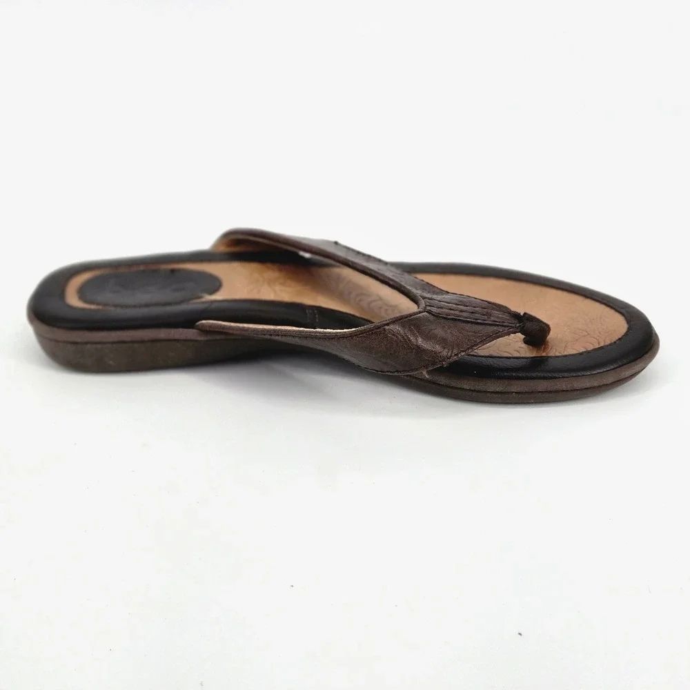 b.o.c. Born Concept Women US 6M Brown Floral Embossed Cushioned Thong Flip Flop